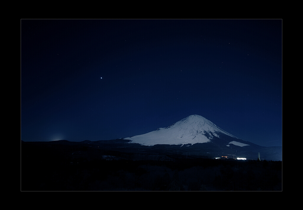 月光映照下的富士山 摄影 Carlylee