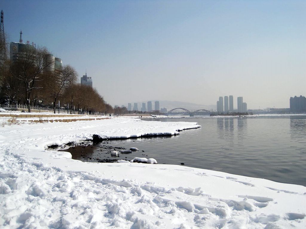 江畔雪景 摄影 深水无澜