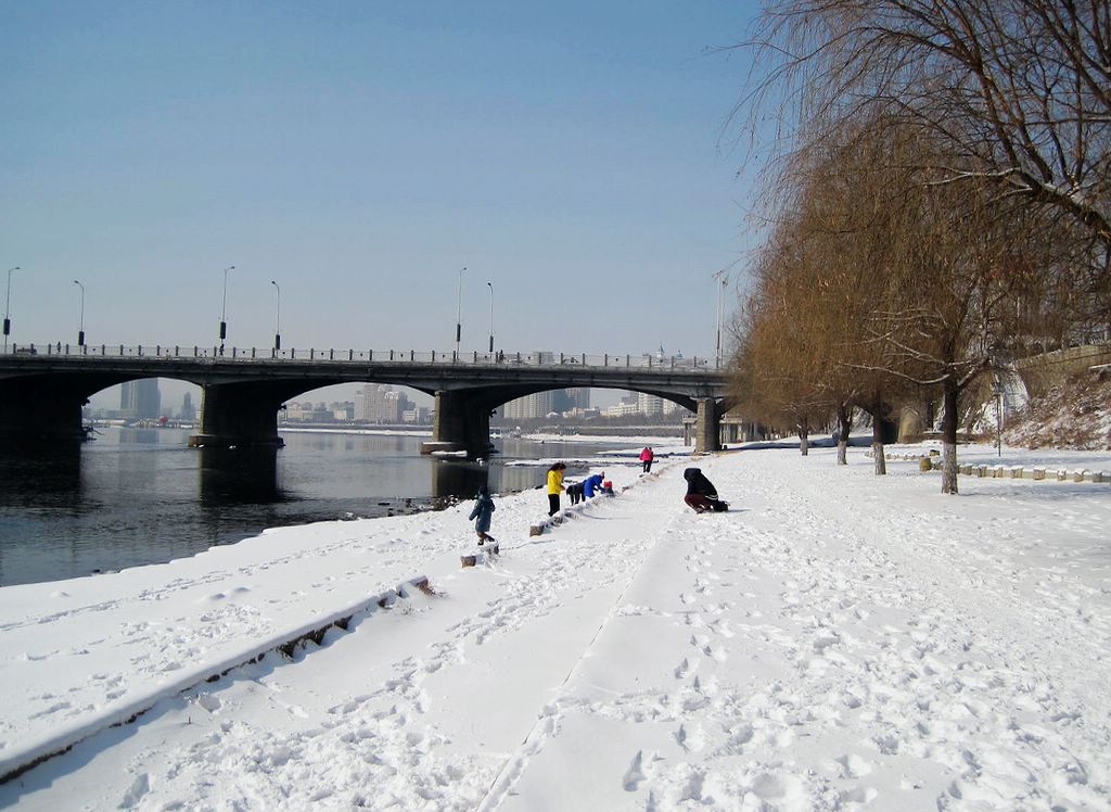 江畔雪景 摄影 深水无澜