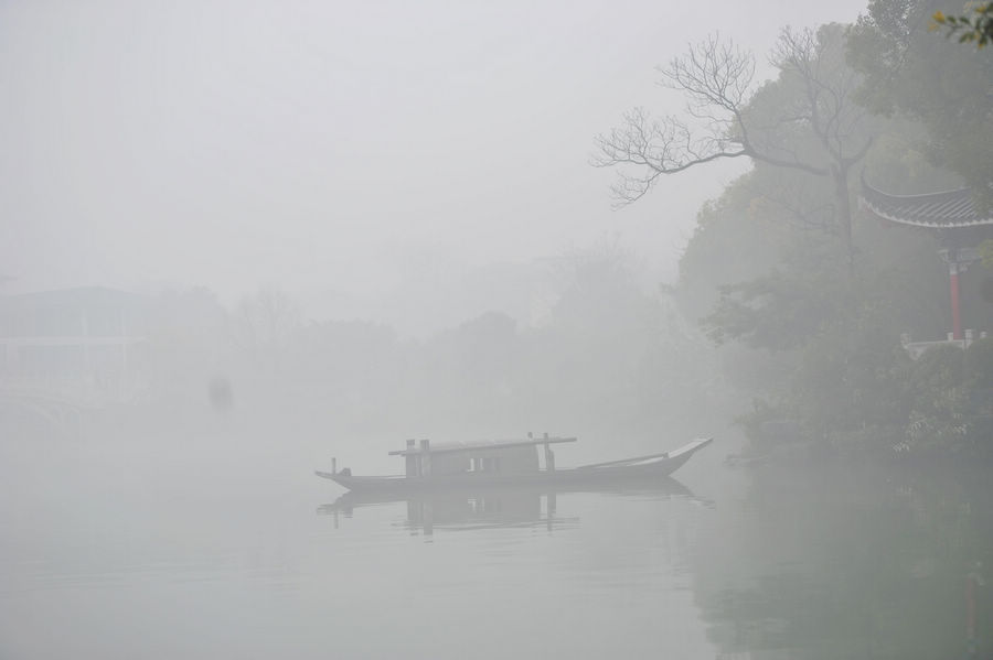 桂林市区雾景 摄影 吴村长