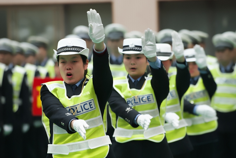 警花风采 摄影 低烧老色友