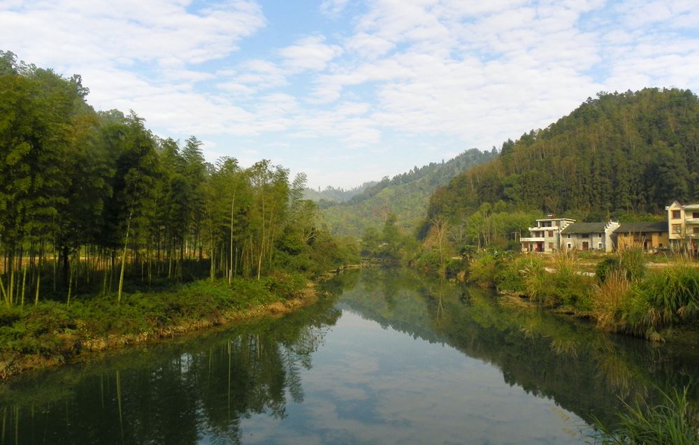 美丽山村 摄影 远山湖泊