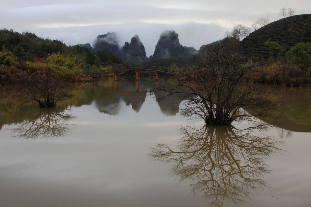 雨雾三髻 摄影 郑大山人