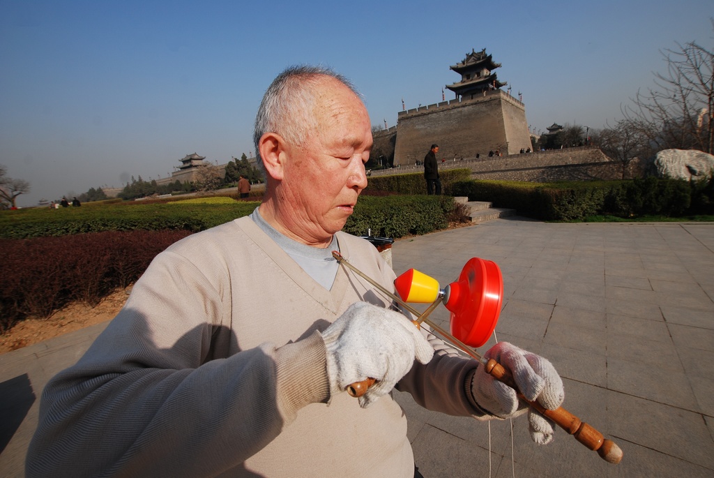 空竹师傅 摄影 阳光灿烂中