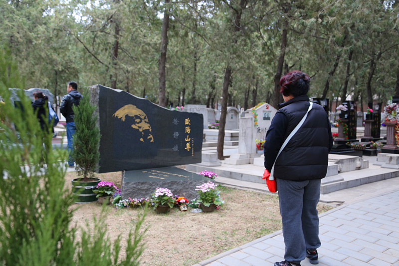 清明祭扫 摄影 丘山皓月