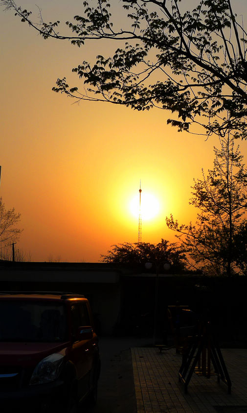 夕阳下的小区一角 摄影 灿烂晴天