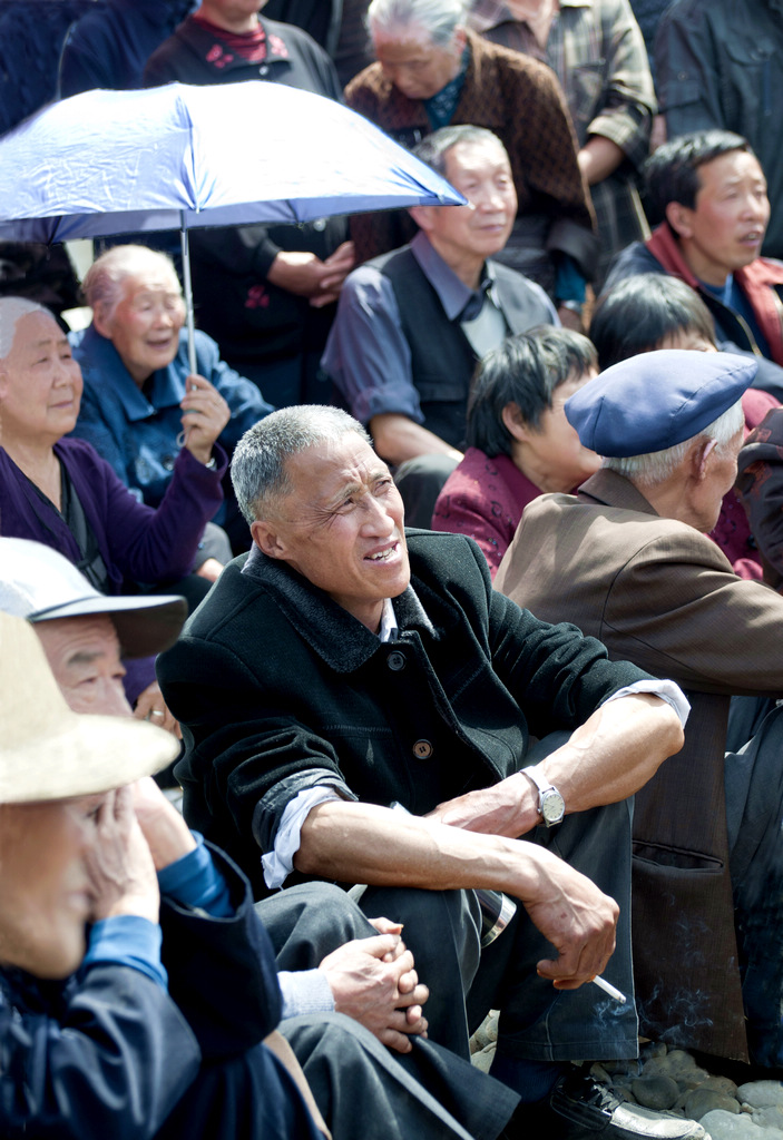 川西元通古镇清明节纪实 （五）引人入戏. 摄影 酥油茶