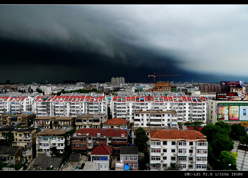 暴风雨来了…… 摄影 新闻调查