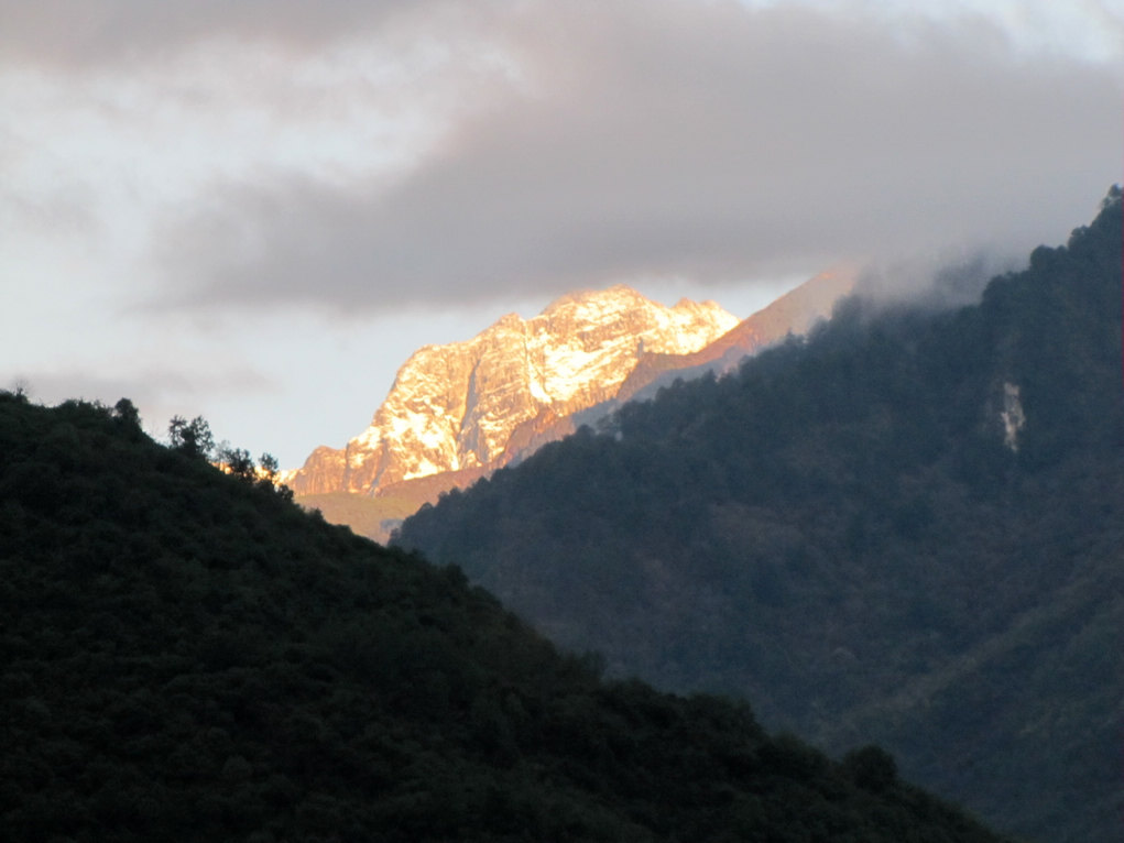 日照金山 摄影 英豪再闲