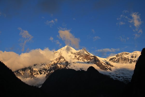 梅里雪山之十六尊者峰 摄影 茯苓灯芯草