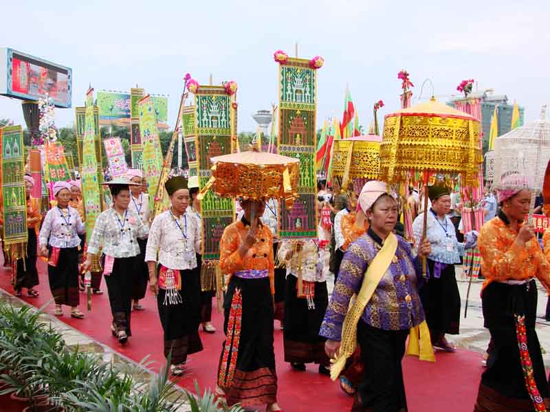 2012年4月13日芒市傣族泼水节盛会 摄影 云南飞翔