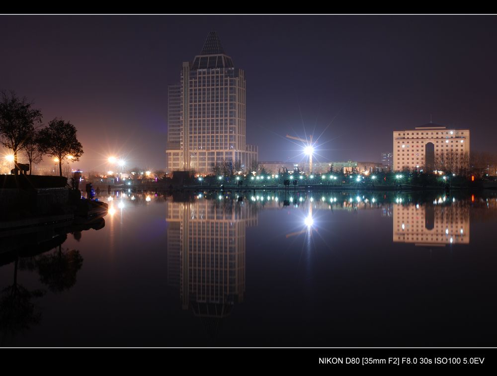 龙湖夜景 摄影 城里城外