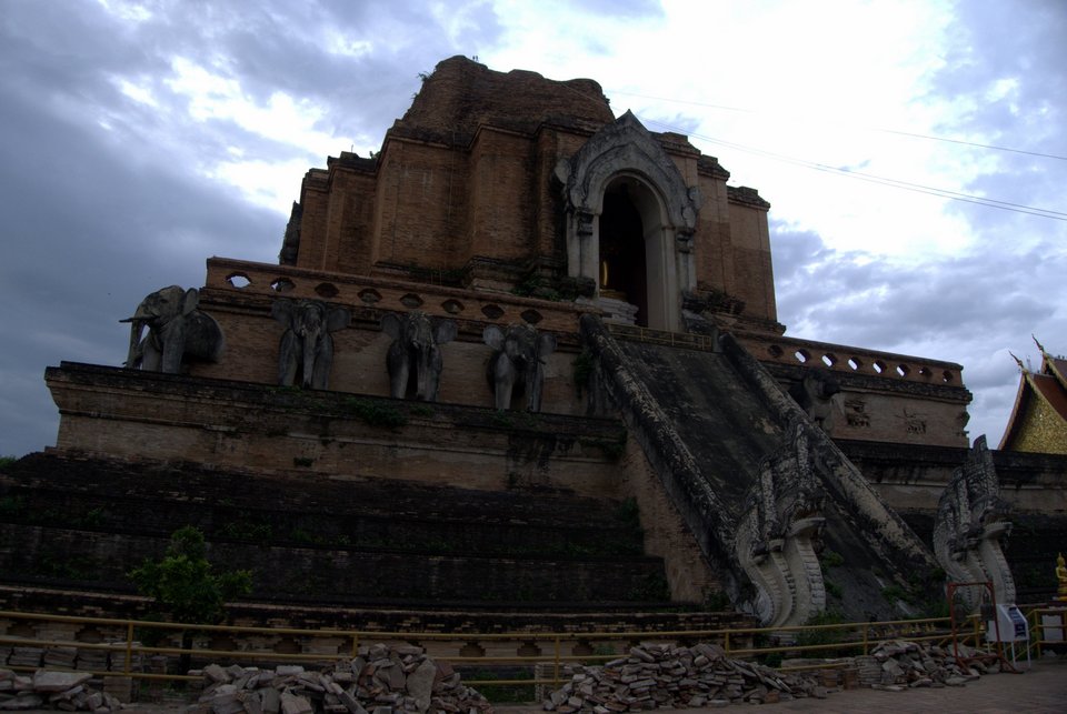 大佛塔寺（Wat Chedi Luang） 摄影 letian_yang