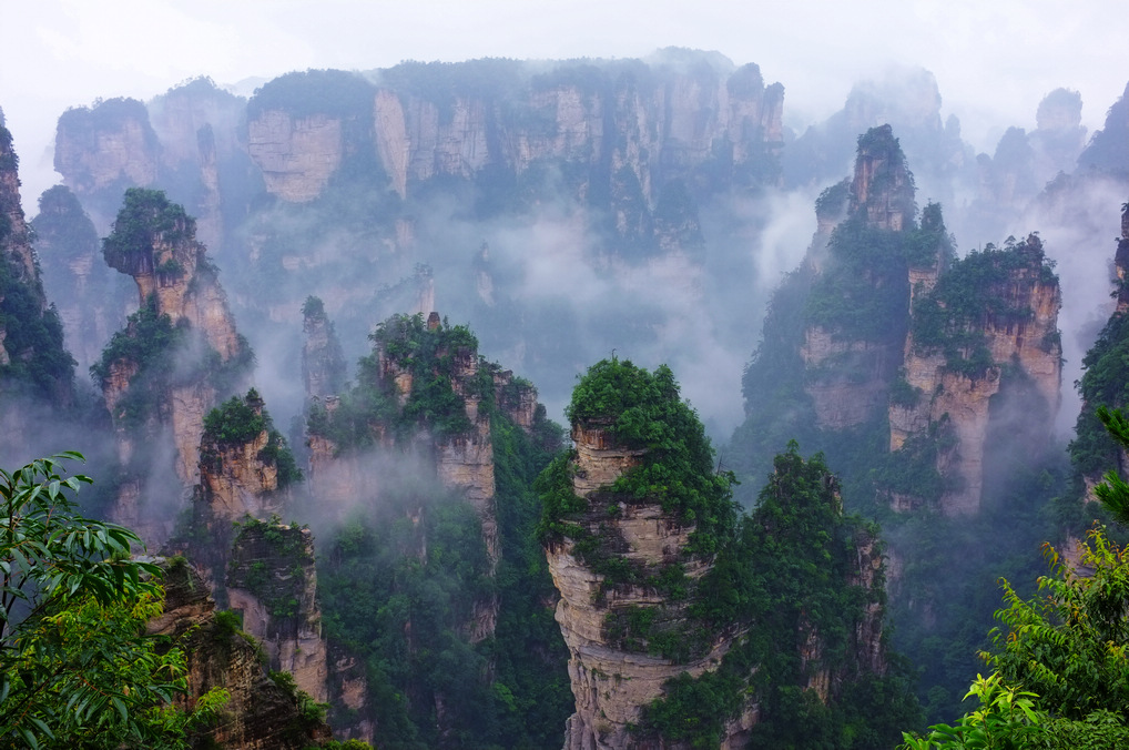 雾雨蒙蒙山外山。 摄影 秋外天