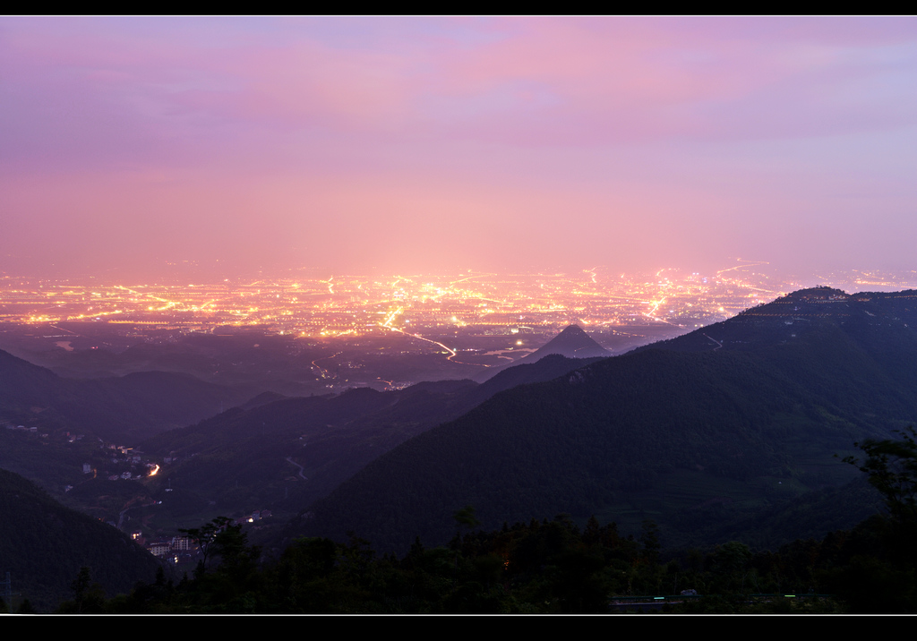 万家灯火——夜幕下的金华城 摄影 千岛湖