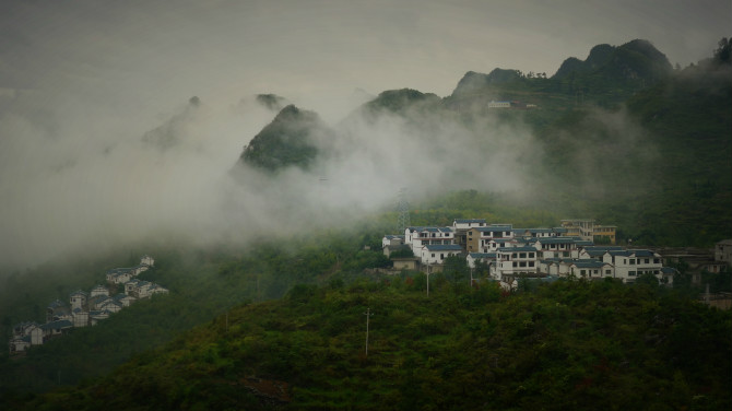 雾绕小山村 摄影 特血杀手