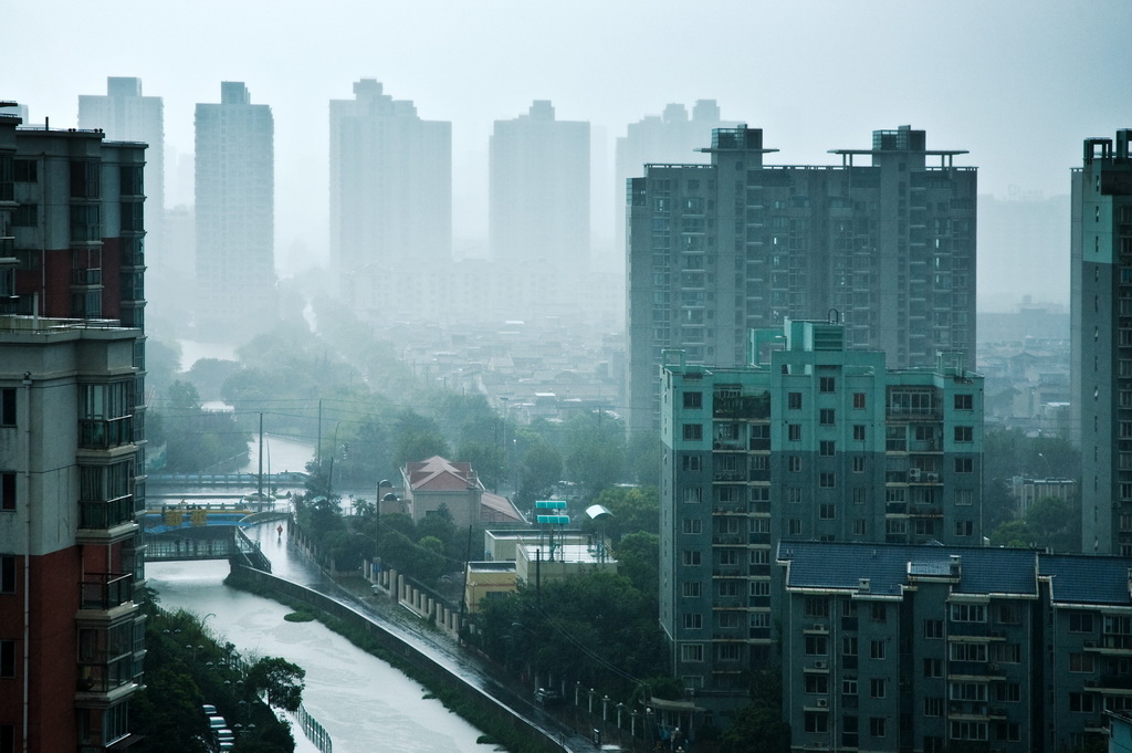 局部暴雨 摄影 理发师