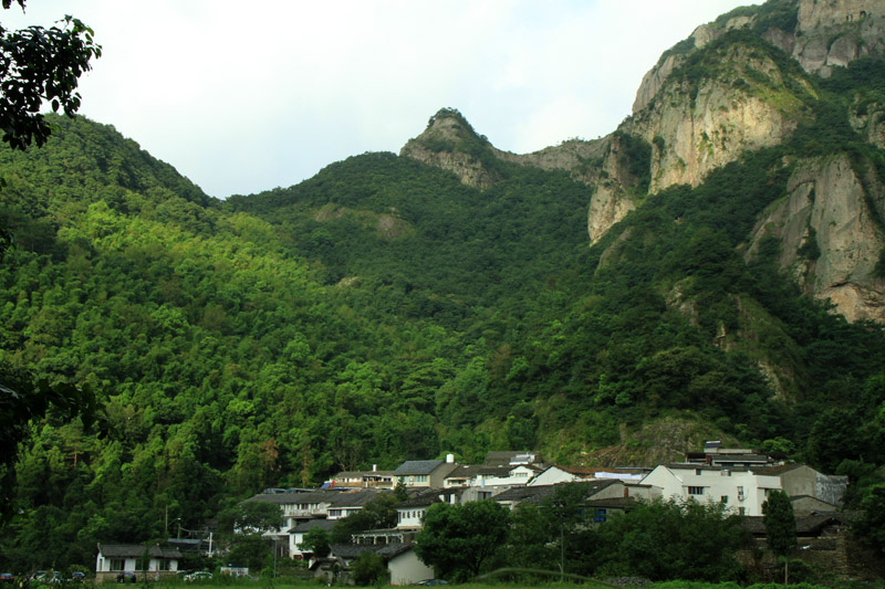 灵峰印象2--民居 摄影 滴水冠英花