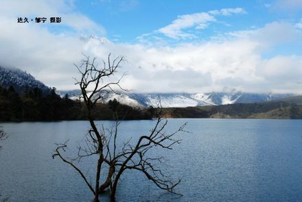 冶勒湖风光 摄影 晴天残雪