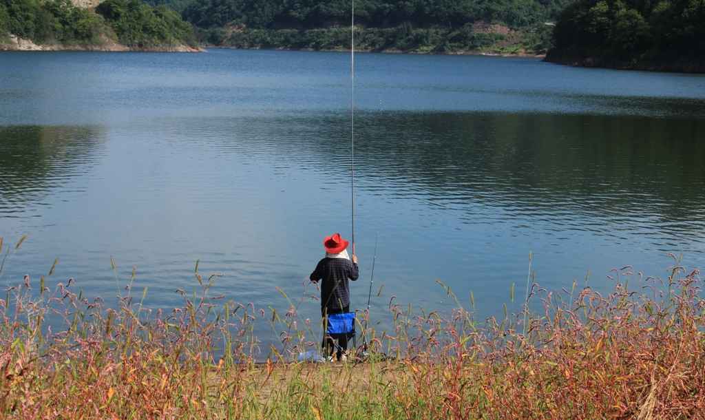 石柱黄水太阳湖垂钓享受 摄影 载墨