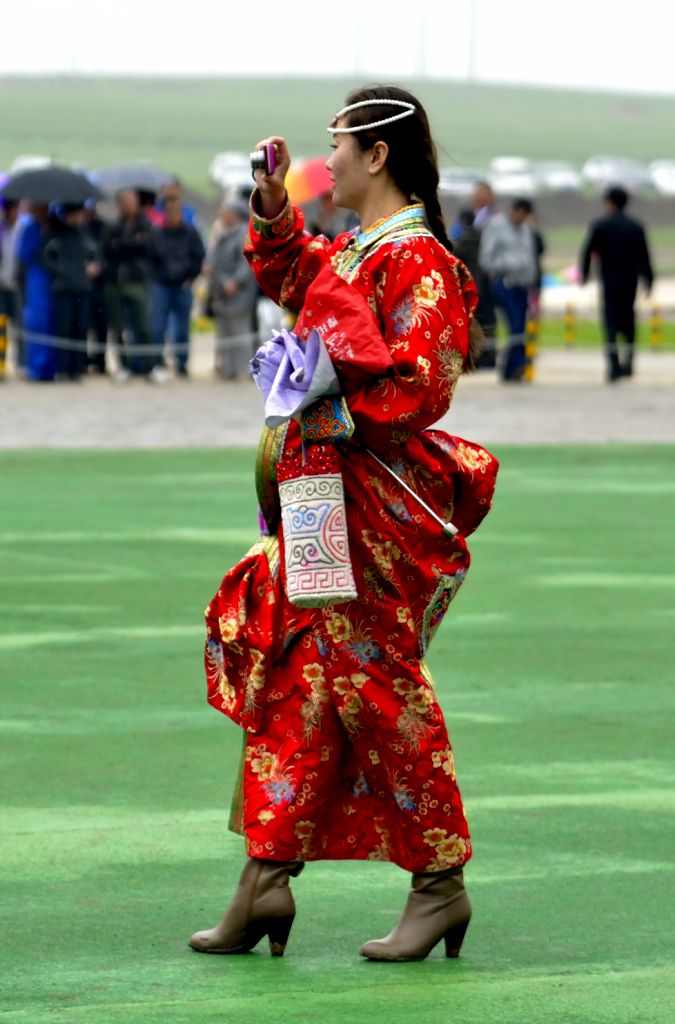 蒙古族妇女 摄影 梦河