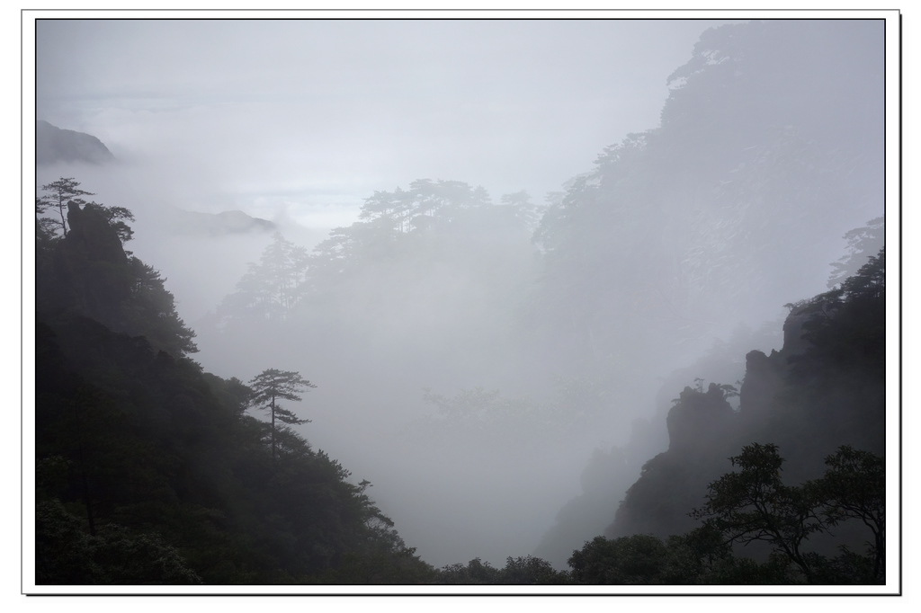 雾里看山 摄影 千岛湖