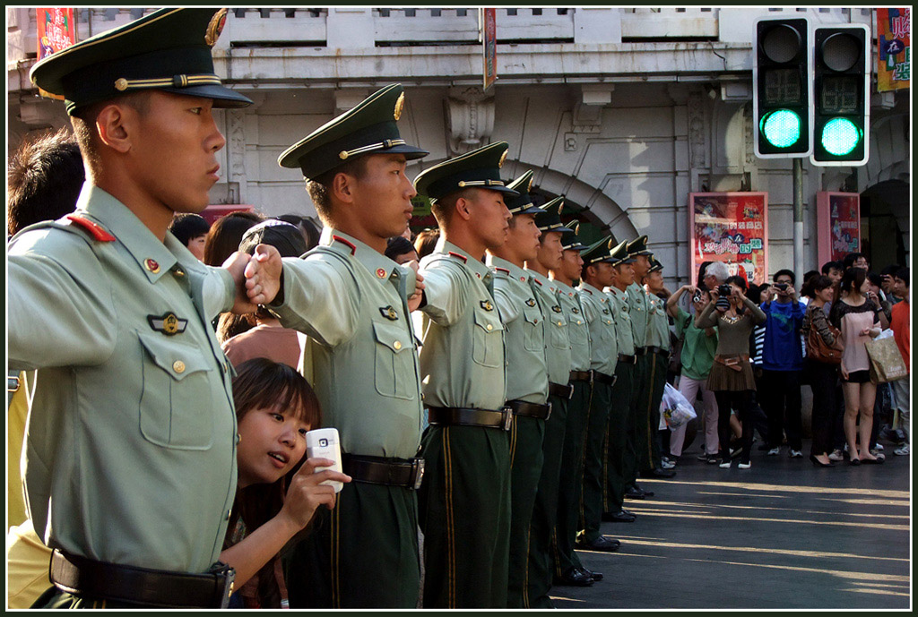 收藏喜庆，见缝插“帧”（针）！ 摄影 zhanghq1958