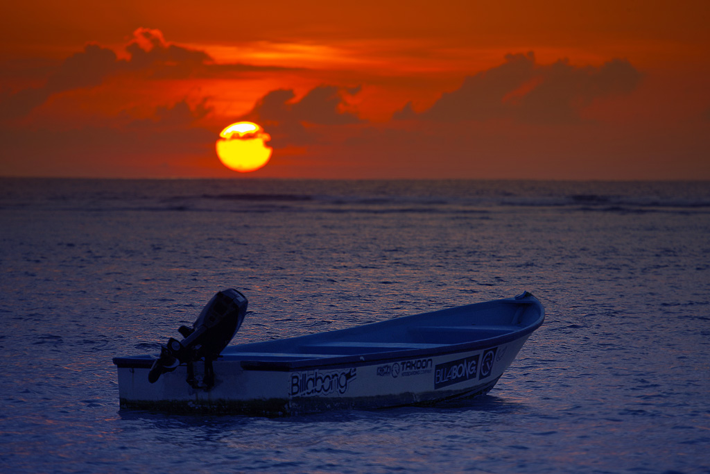 南太平洋上的孤舟 摄影 风雨太阳