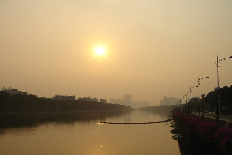 《二沙岛的夕阳》 摄影 米其林戴乐高