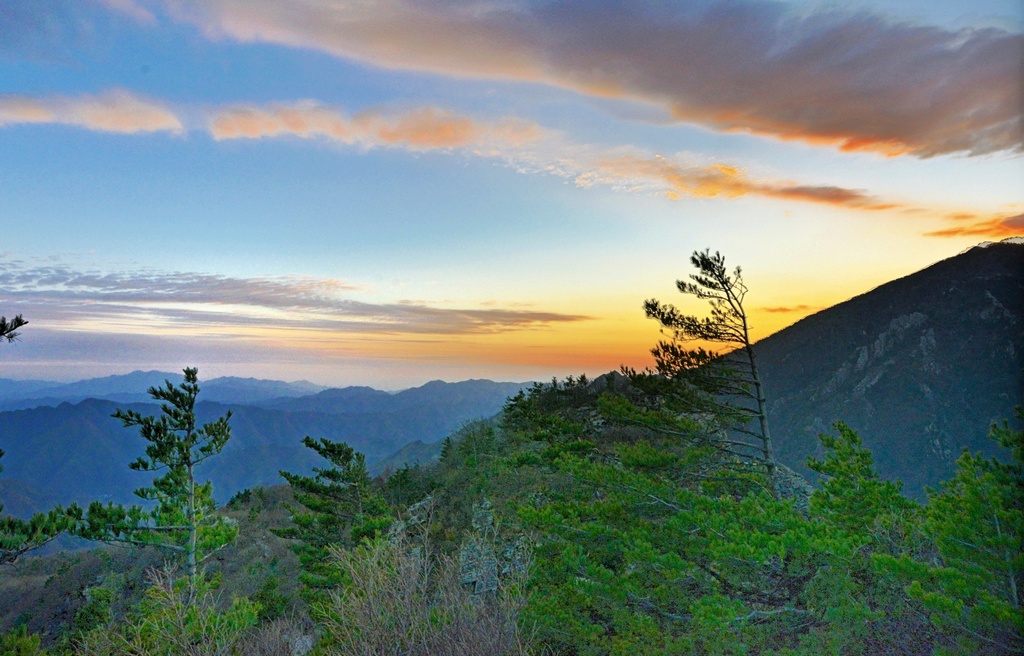 牛背梁夕阳 摄影 阳光灿烂中