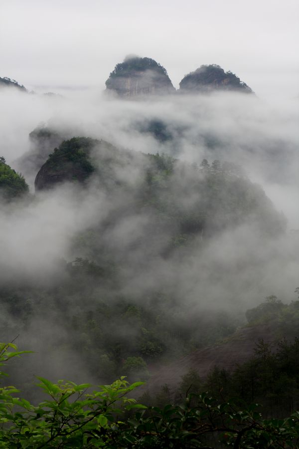 雨雾并莲峰 摄影 郑大山人