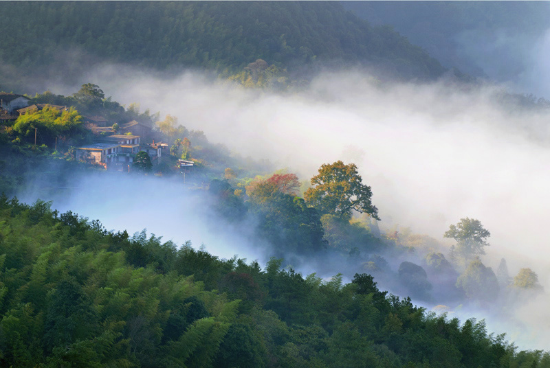 迷人小山村 摄影 霞湖客