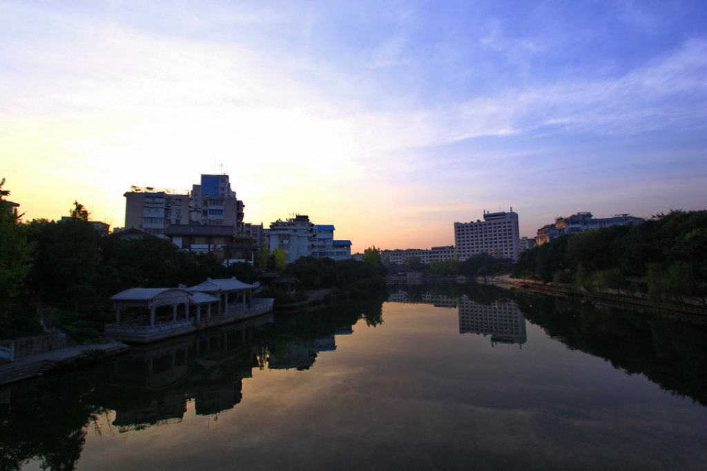 晨曦中城市 摄影 漓讧奇峰