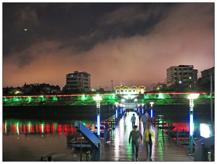 《雨后月夜》 摄影 山水情缘