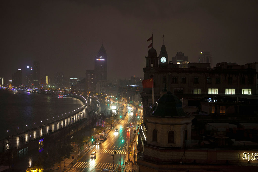 雨夜外滩一 摄影 安钢