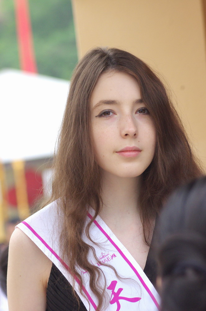 金发女郎·1 摄影 王绍天