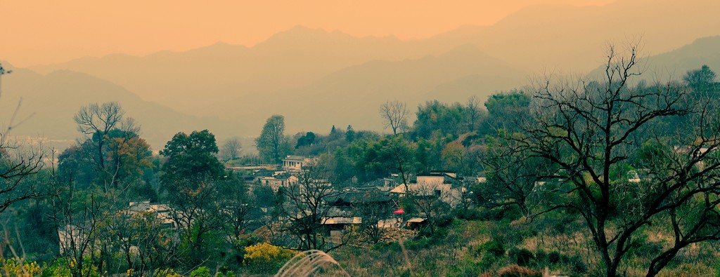 黄昏下的小山村 摄影 色颖