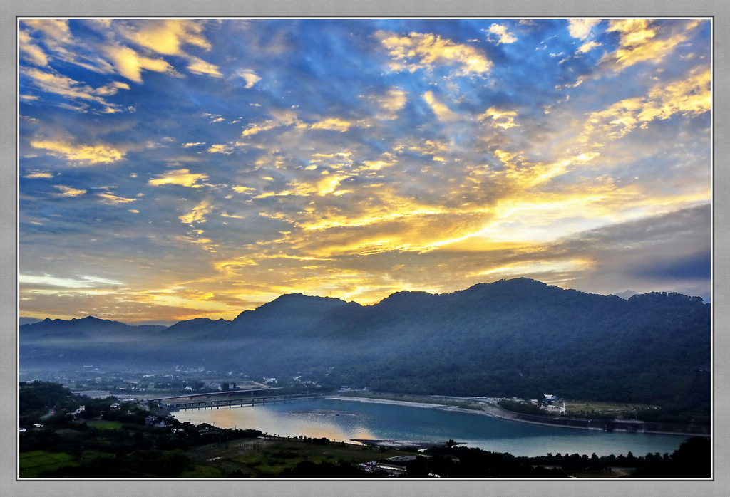 黑夜过后太阳就要升起 摄影 丙戌八月