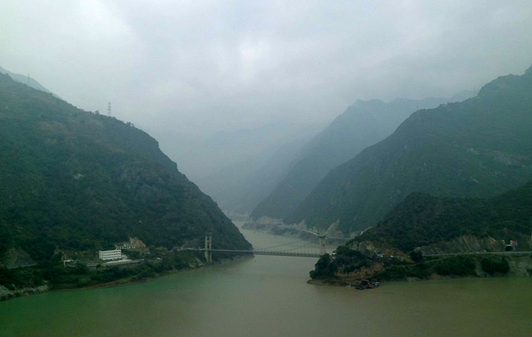 路上的风景 摄影 紫色女人