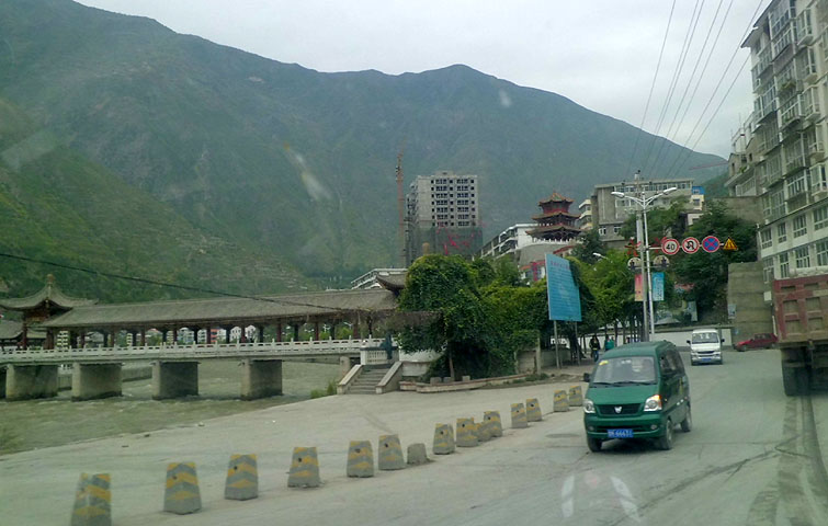 路上的风景 摄影 紫色女人