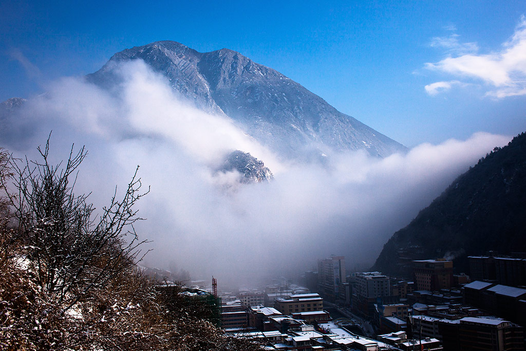 康定雪霁 摄影 风了尘