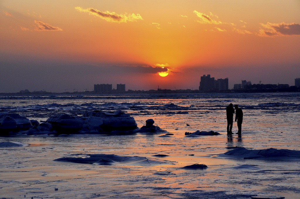 海湾冰雪6——夕阳、冰海 摄影 小玩童