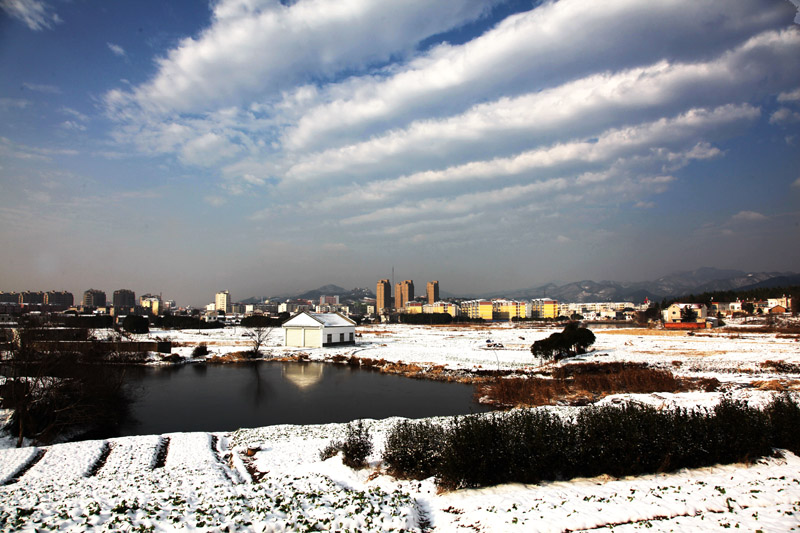 小城春雪 摄影 荒木