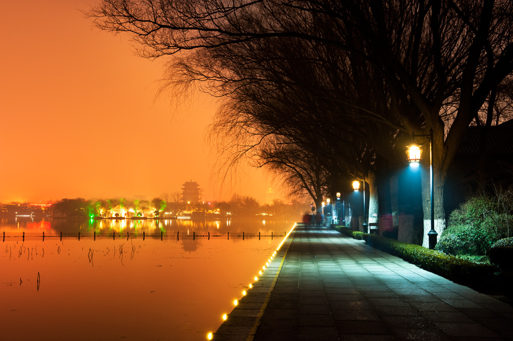 大明湖夜景 -2- 摄影 善意的谎言