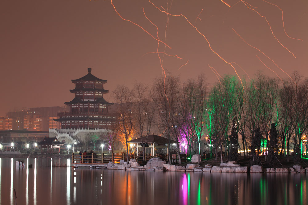 孔明灯划过这美丽的夜晚 摄影 风光无限处