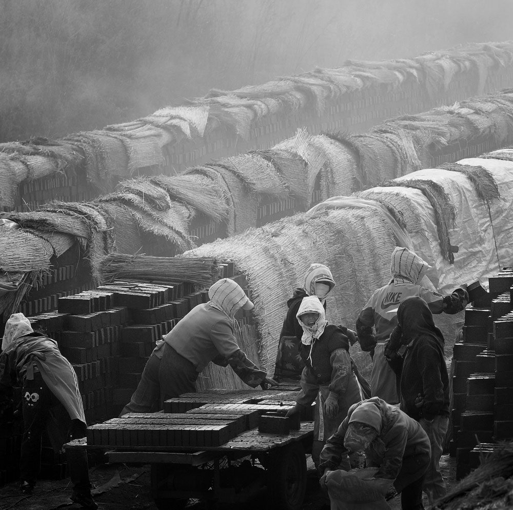砖窑厂里的劳动妇女 摄影 helilu