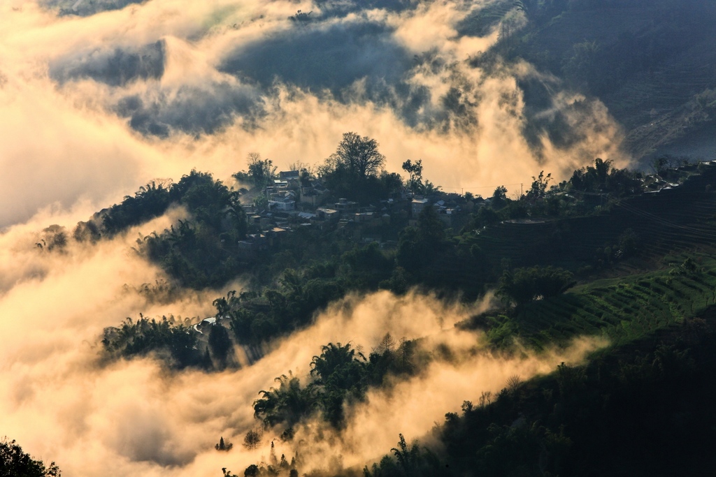 云雾山村 摄影 蜀云大地