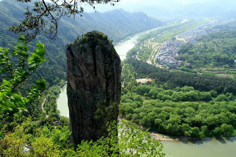 《擎天一柱》 摄影 壶溪吕岩