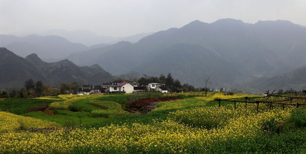 《烟雨过山村》1——点击放大 摄影 残月晓风