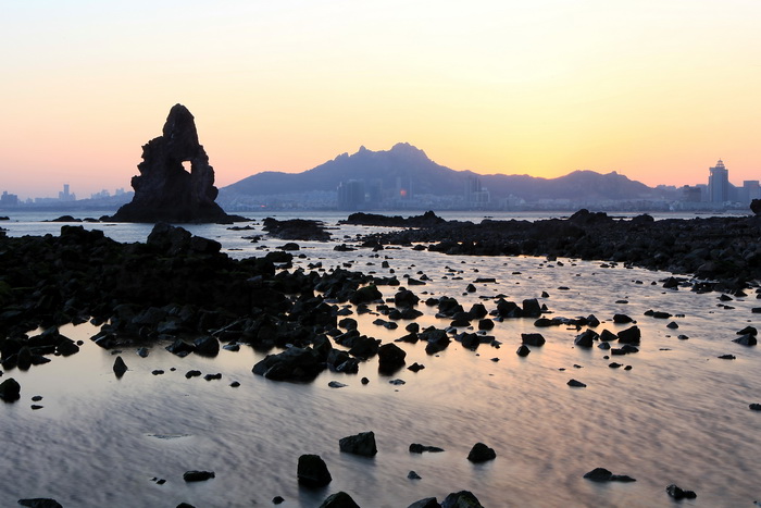 青岛石老人夜色 摄影 神龙行者